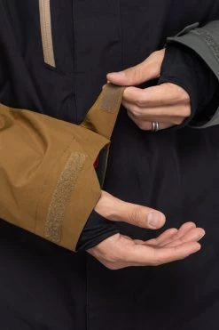 Veste Snow 686 Gore-Tex Core Shell Goblin Green 23 Veste Snow 686 Gore-Tex Core Shell Goblin Green -Magasin De Snowboard Professionnel Gt Core Gore Tex Shell Goblin Green 686 10 1