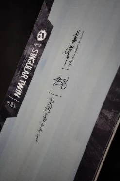 Snowboard Amplid Singular Twin -Magasin De Snowboard Professionnel Singular Twin Amplid Research Cartel 2 1